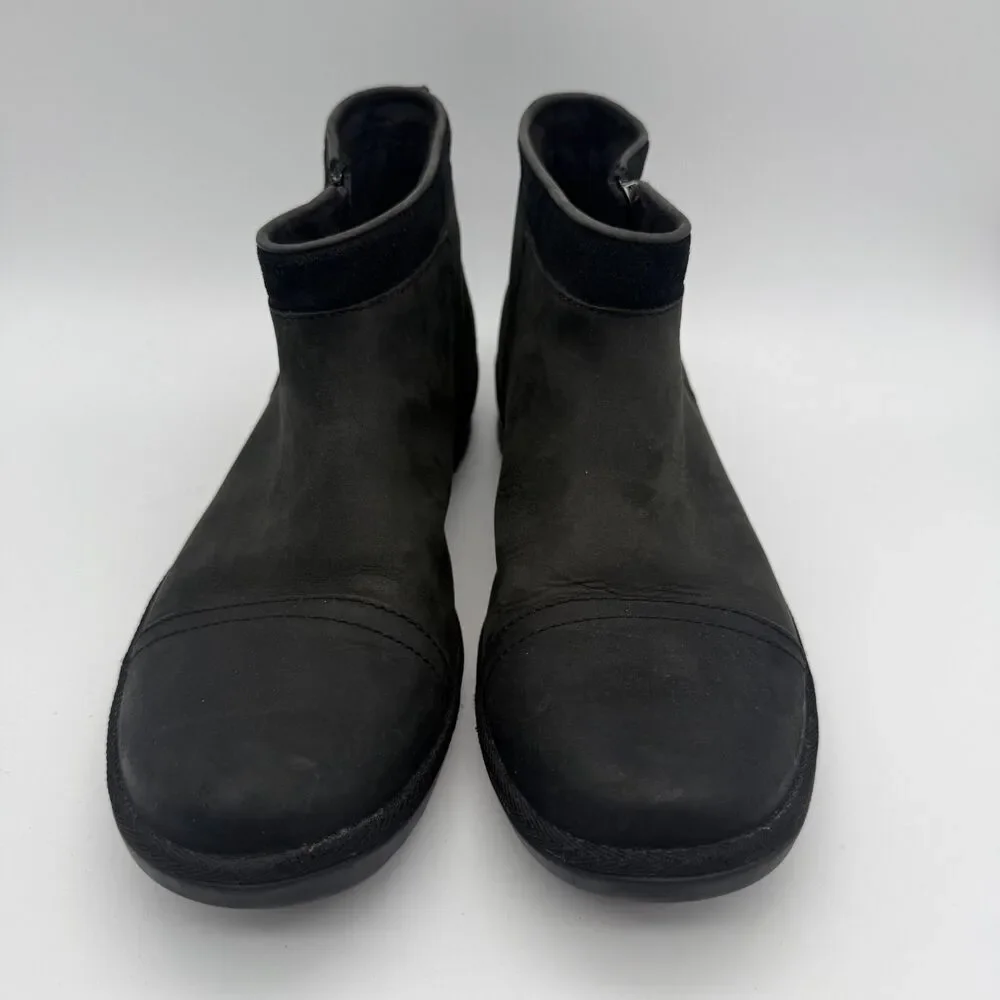 UGG Attell Waterproof Boots NEW Women's Sz 10 Shoes Black Leather Fur Lined